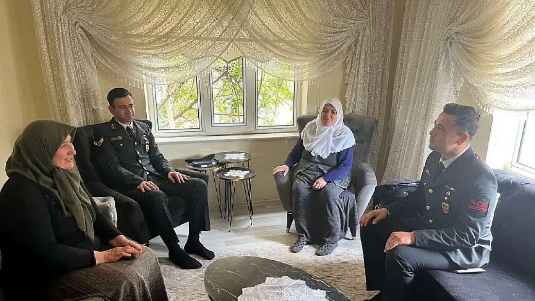 Anneler Gününde Şehit Annelerine Ziyaret