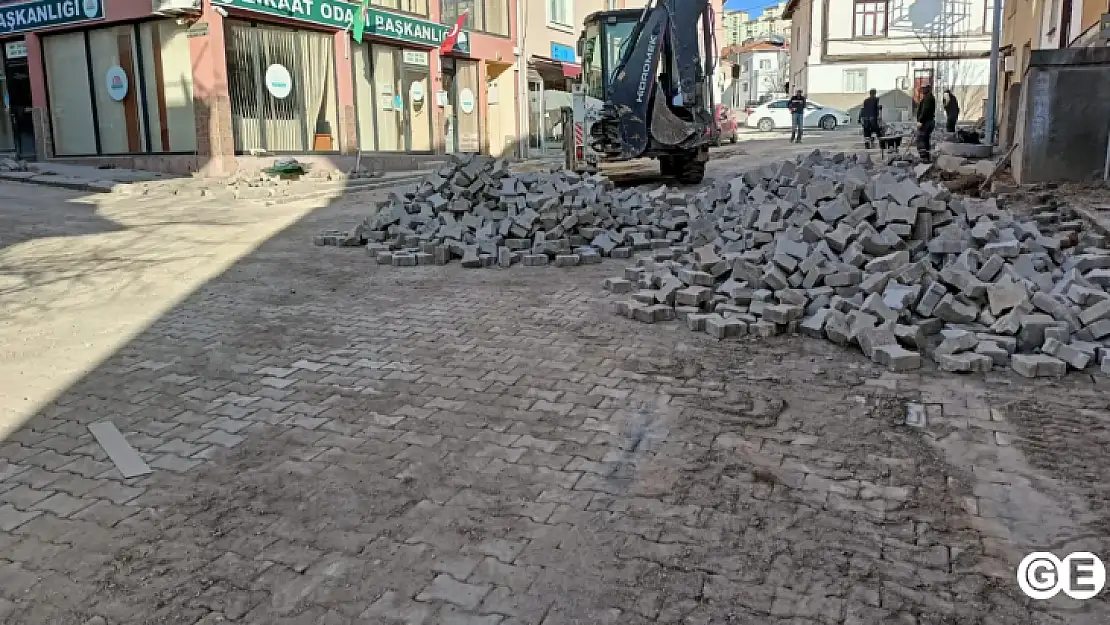 58 bin metrekare parke taşı döşendi