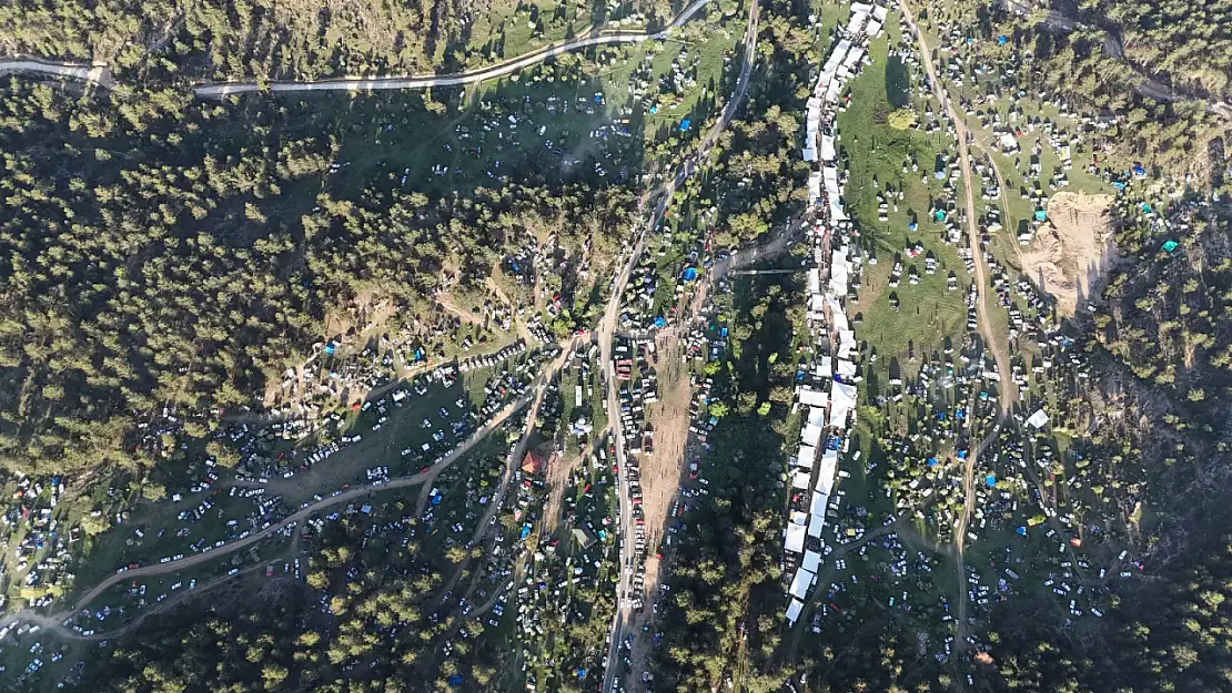 6841 Araç Katıldı 25Bin İnsan Bahar Şenliğinde Buluştu
