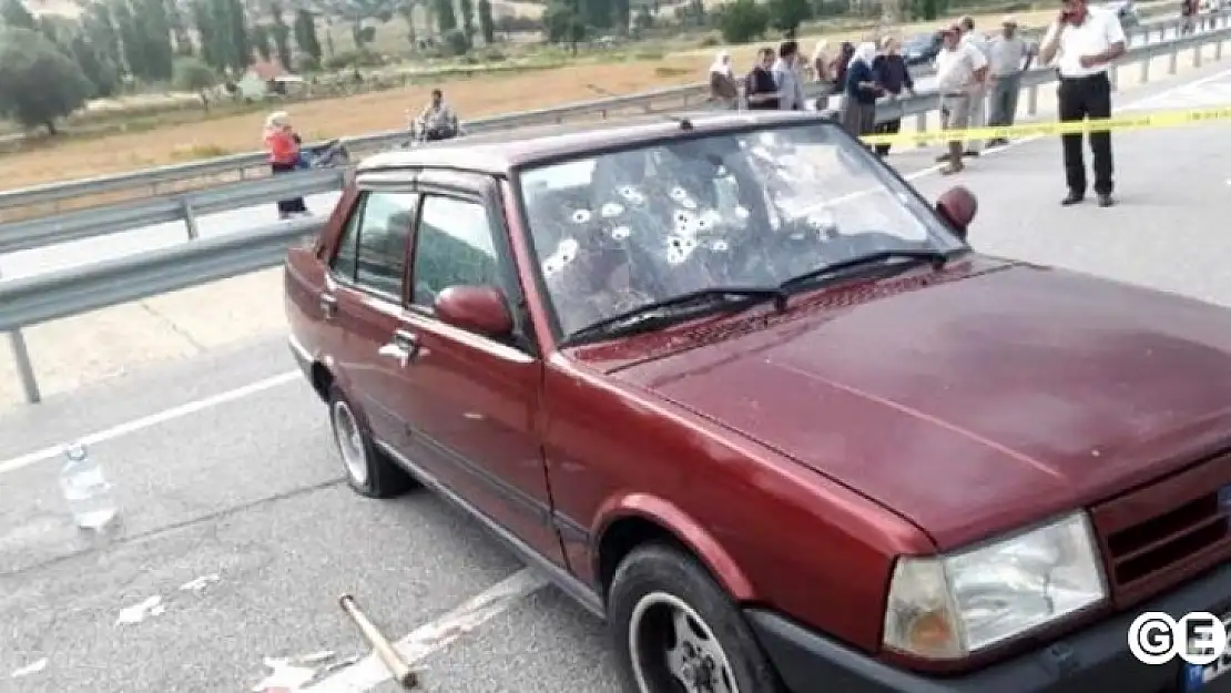 Abisini Öldürdüğü İddia Edilen Şahısa Kurşun Yağdırdı