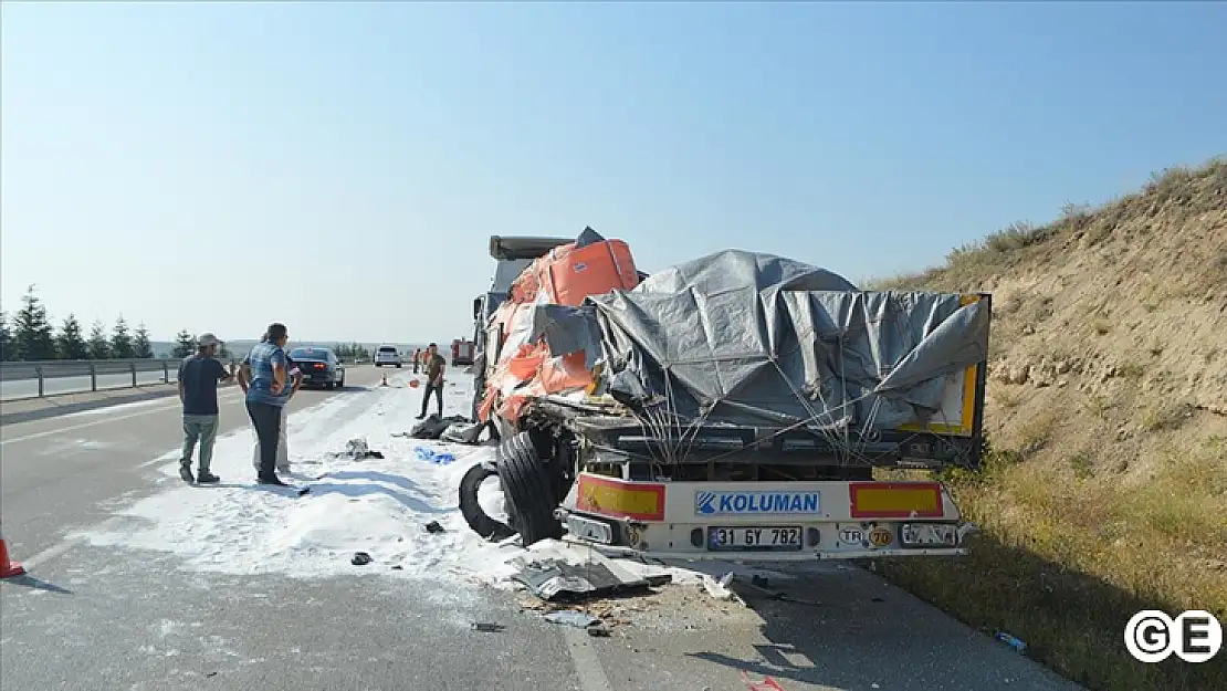 Afyon-Kütahya Yolunda Kaza 2 Ölü 5 Yaralı