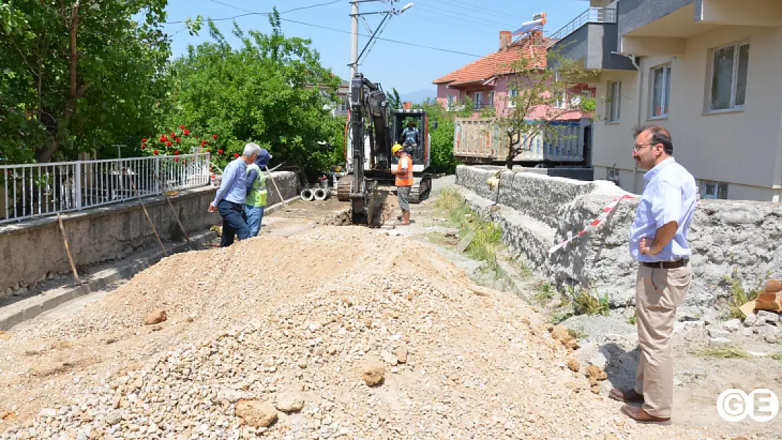 Alt Yapıda Günde 250 Metre Kanalizasyon Döşeniyor