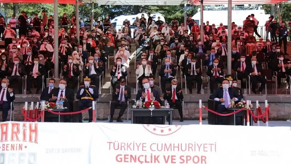 Bakan Kasapoğlu' Törenler İptal Diyenler Kütahya'ya Baksın'
