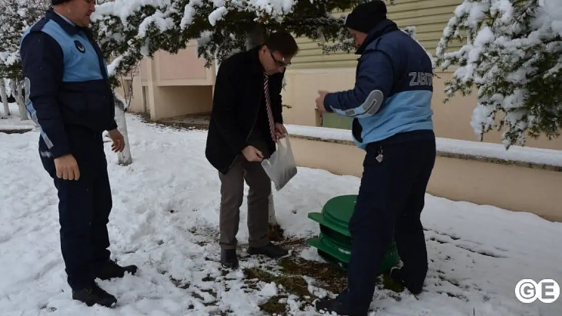Emet Belediyesi Soğuk Havalarda Sokak Dostlarımızı Unutmadı