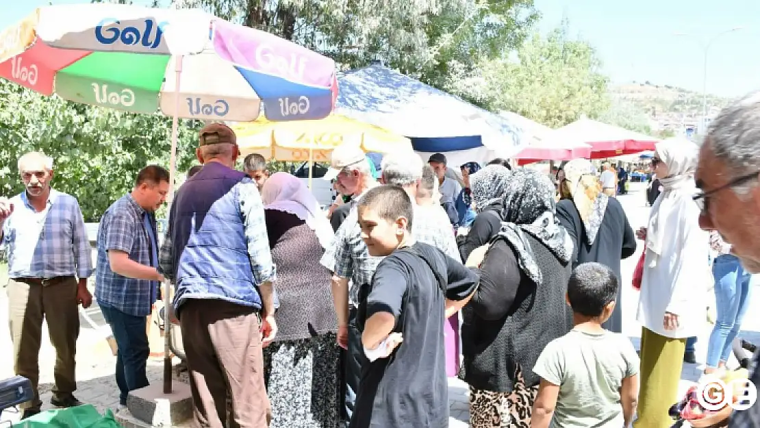 Emet Beledyesinden 5 Bin Kişiye Aşure