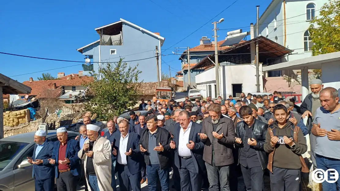 Emet Gürpınar'da köylüler yağmur duasına çıktı