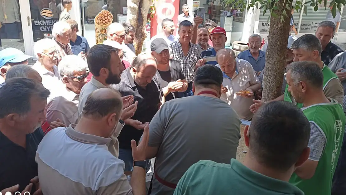 Emet İHH'dan 600 kişilik Aşure Dağıtımı