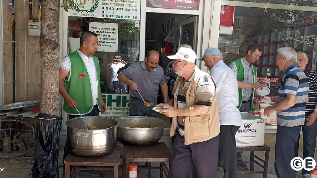 Emet İHH'dan 700 Kişilik Aşure İkramı