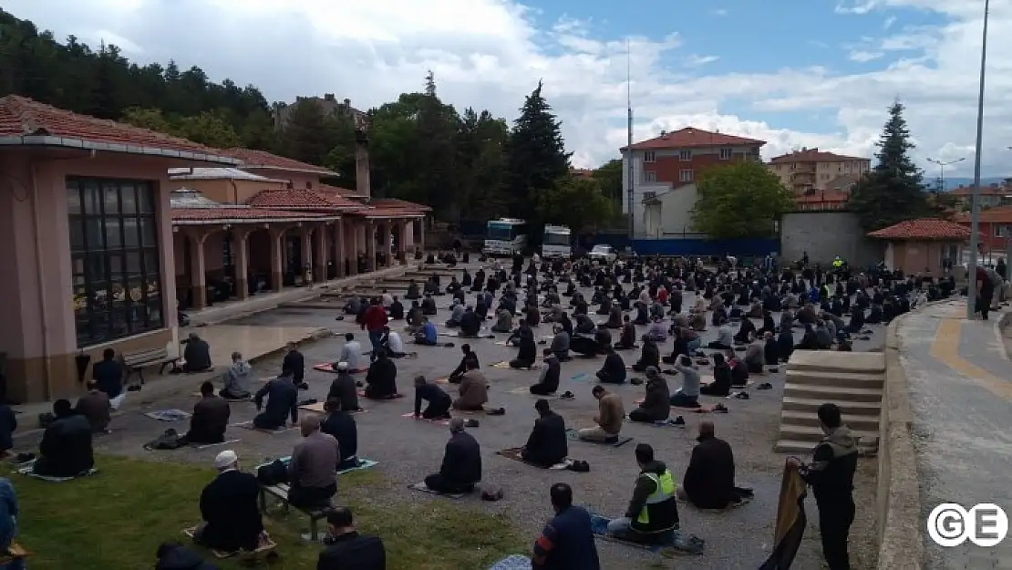 Emet İlçesinde Fetih Gününde  10 Hafta Sonra İlk Cuma Namazı