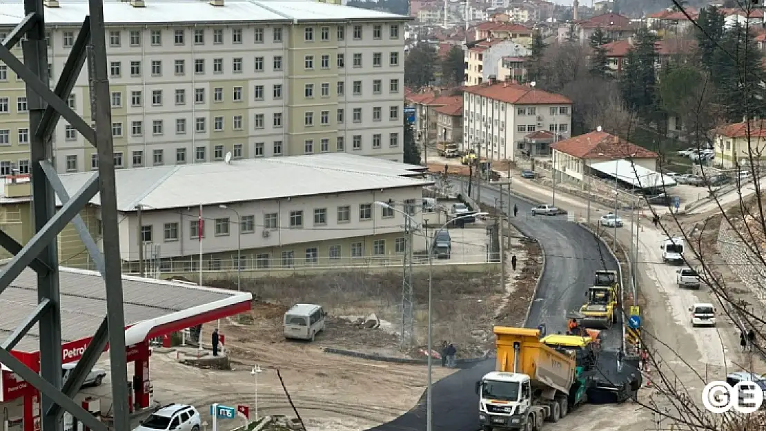 Emet ilçesindeki çalışmalar gece gündüz sürüyor