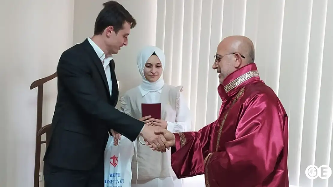 Emet müftülüğünde ilk resmi nikah kıyıldı