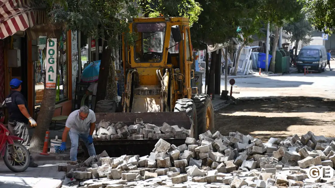 Emet'te altyapı çalışmaları çarşı merkezine girdi