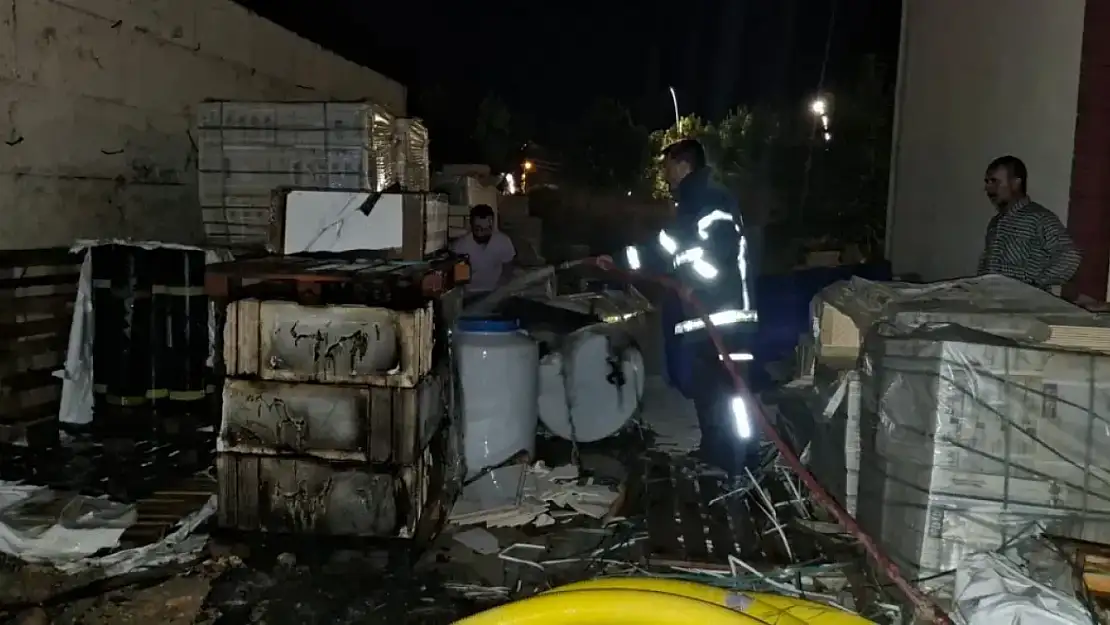 Emet'te Depo Yangını: Korkulu Anlar Yaşandı