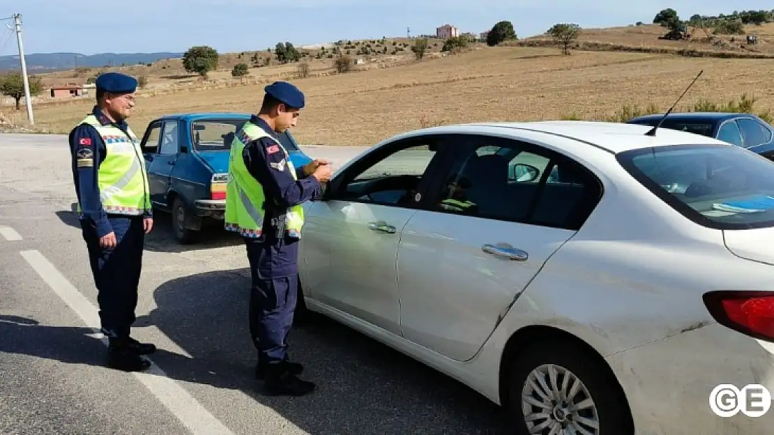 Emet'te jandarma ekipleri hem denetledi hem bilgilendirdi