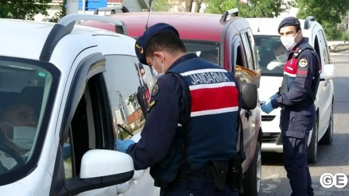 Emet'te Maske Kullanmayan 12 Kişiye 4.704 tl  Para Cezası