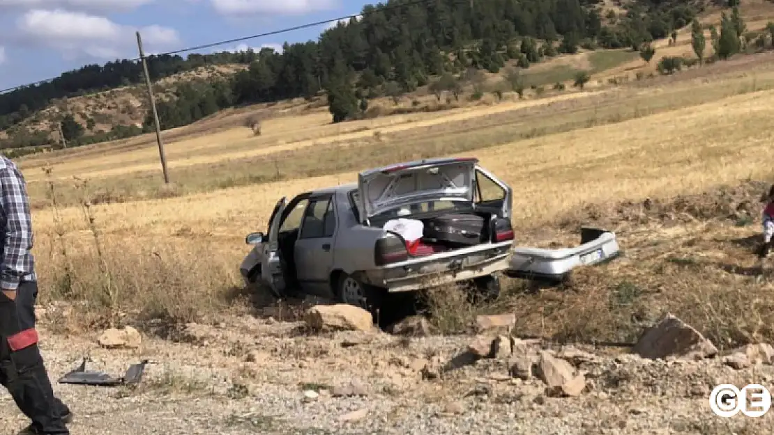 Yoldan Çıkan Araç Tarlaya Uçtu 3 Yaralı