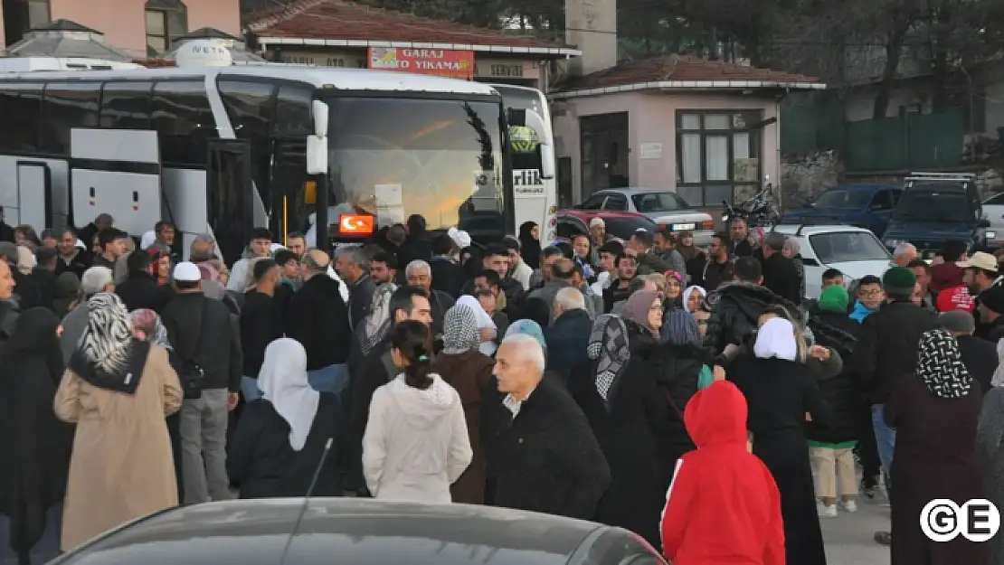 Emet'ten 44 vatandaş umre için yola çıktı