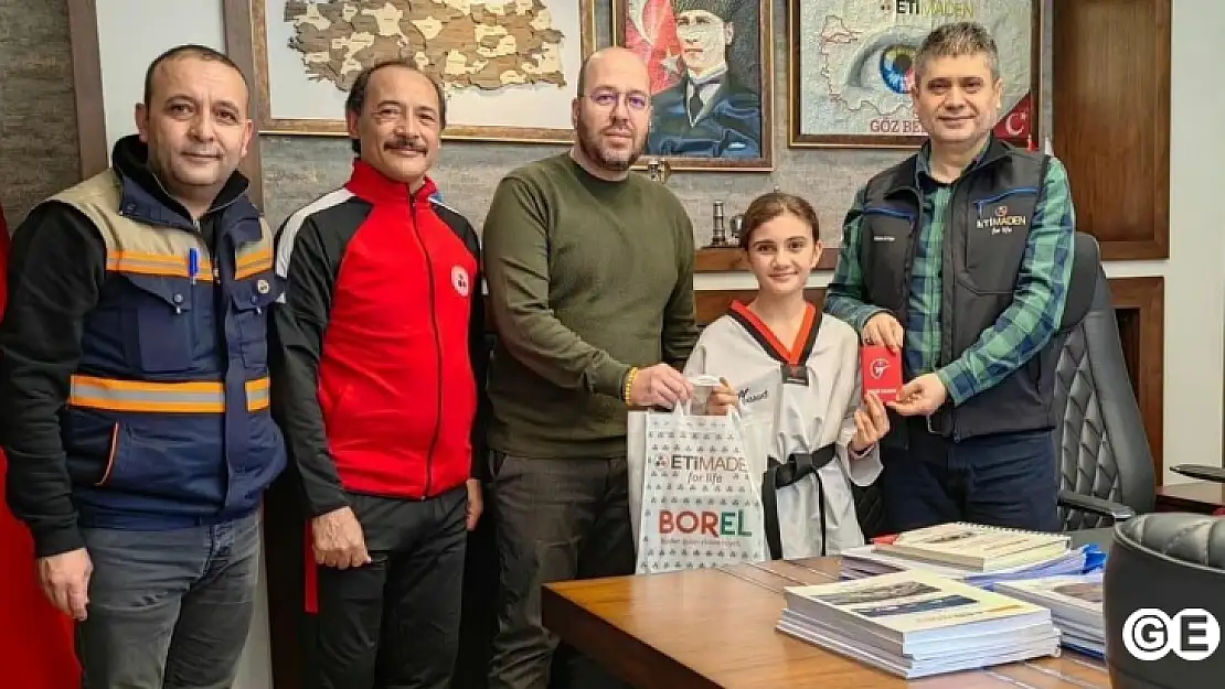 Emetborspor'un taekwondo sporcusu ödüllendirildi