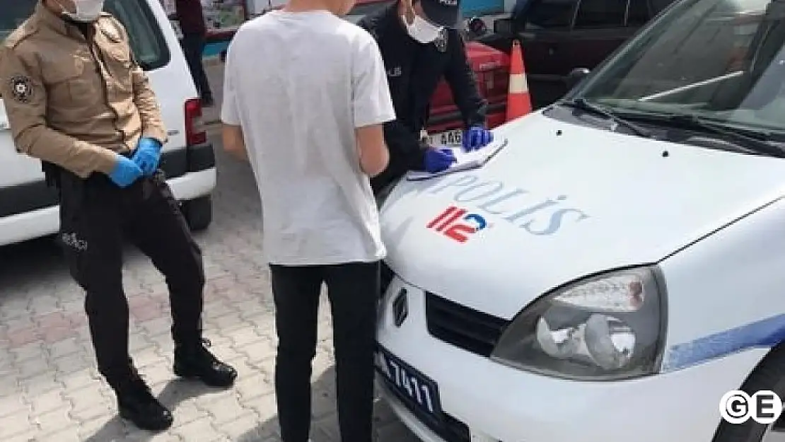 Emet'te Maskesiz Gezen 18 Kişiye 7 Bin TL Ceza