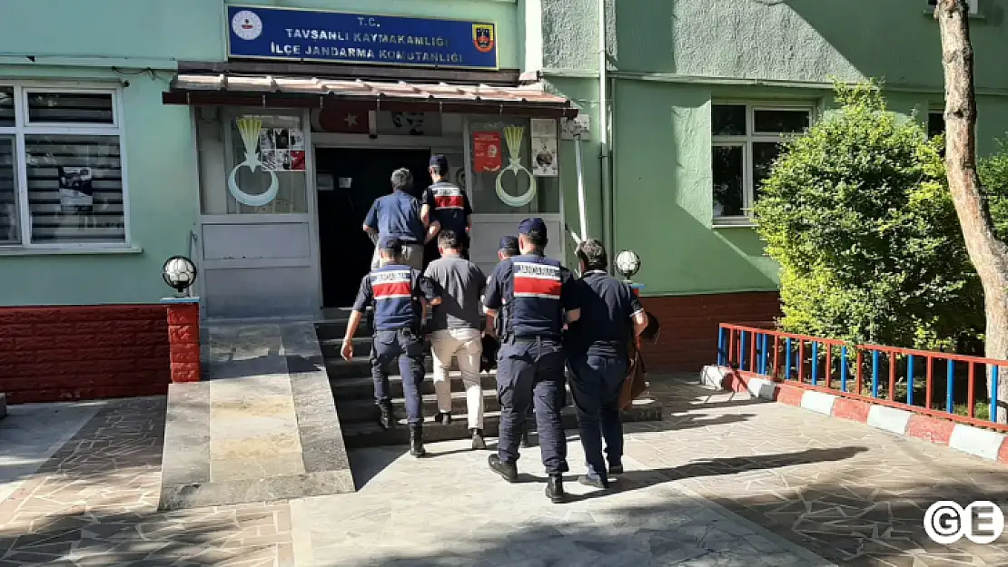 Fetö Operasyonunda Biri Emet'ten 9 Gözaltı