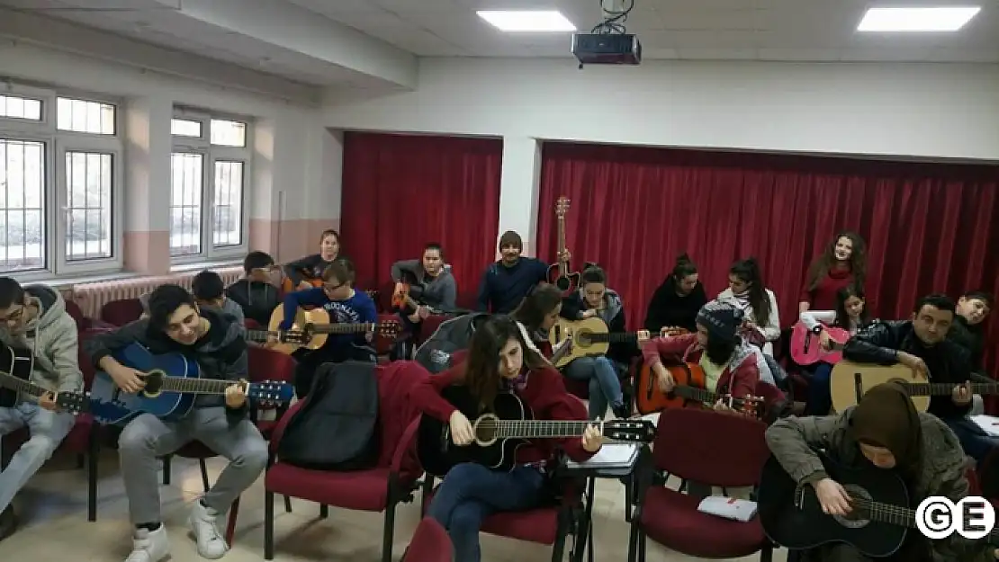 Gitar ve Piyano Kursu Açılıyor