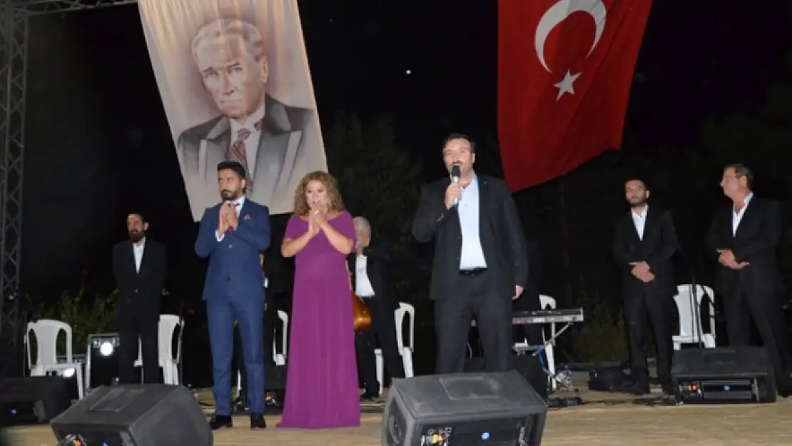 KÜLTÜR BAKANLIĞI SANATÇILARI EMET'TE KONSER VERDİ