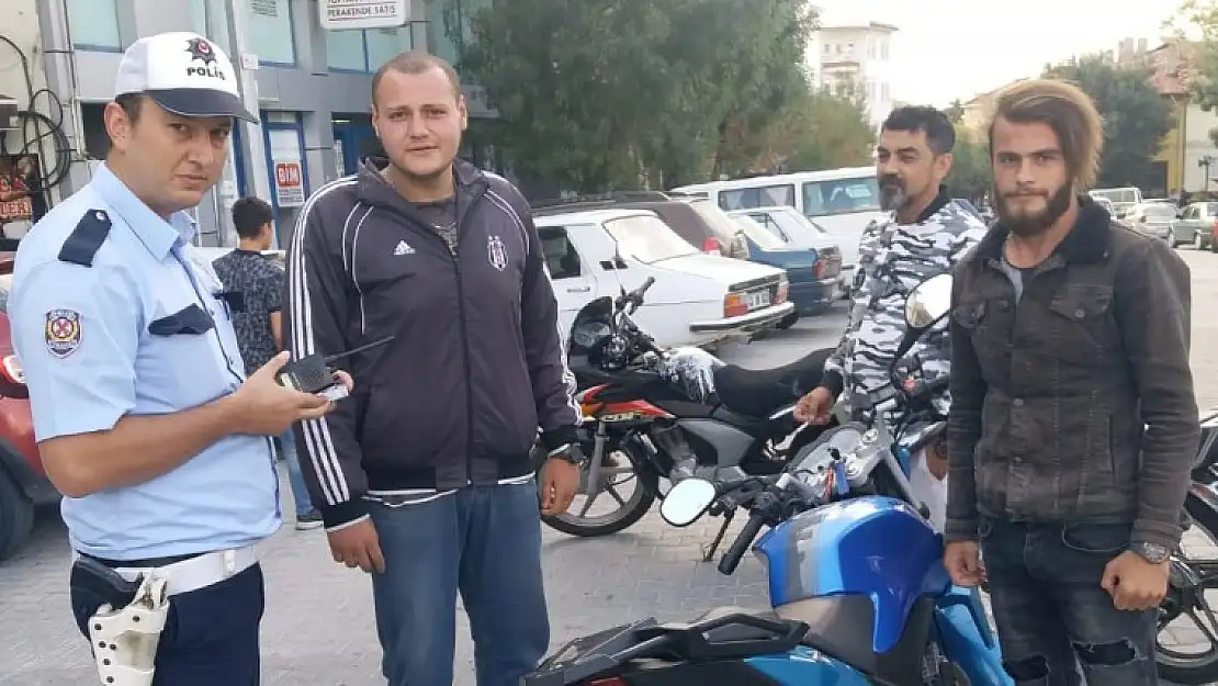 POLİS MOTOSİKLET SÜRÜCÜLERİNE GÖZ AÇTIRMIYOR