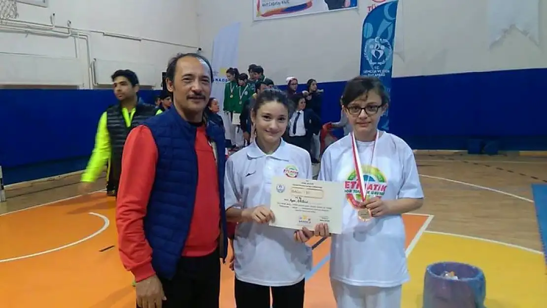 TAEKWONDO'DA MADALYALAR GELMEYE DEVAM EDİYOR