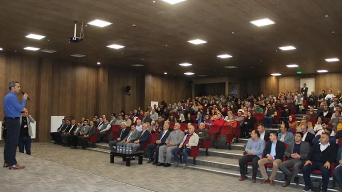 KAYMAKAM ÇİÇEKÖĞRENCİ VE GENÇLERİMİZİ 4.ENDÜSTRİ DÖNEMİNE HAZIRLAMALIYIZ  VİDEOLU