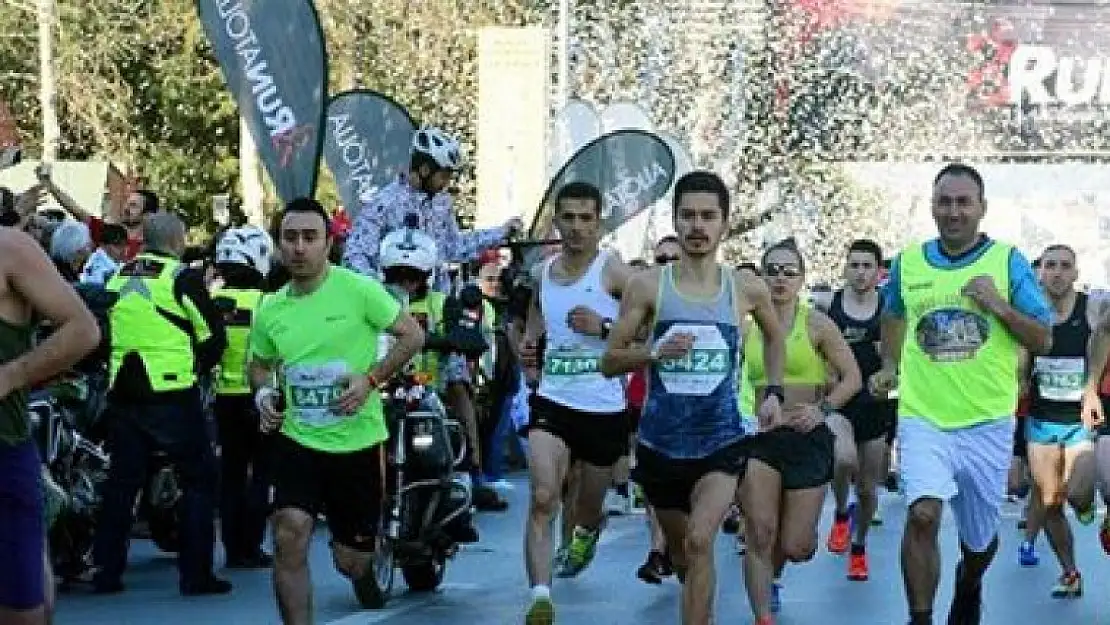 ARİF ANTALYADA MARATONUN DA EMET İÇİN KOŞTU