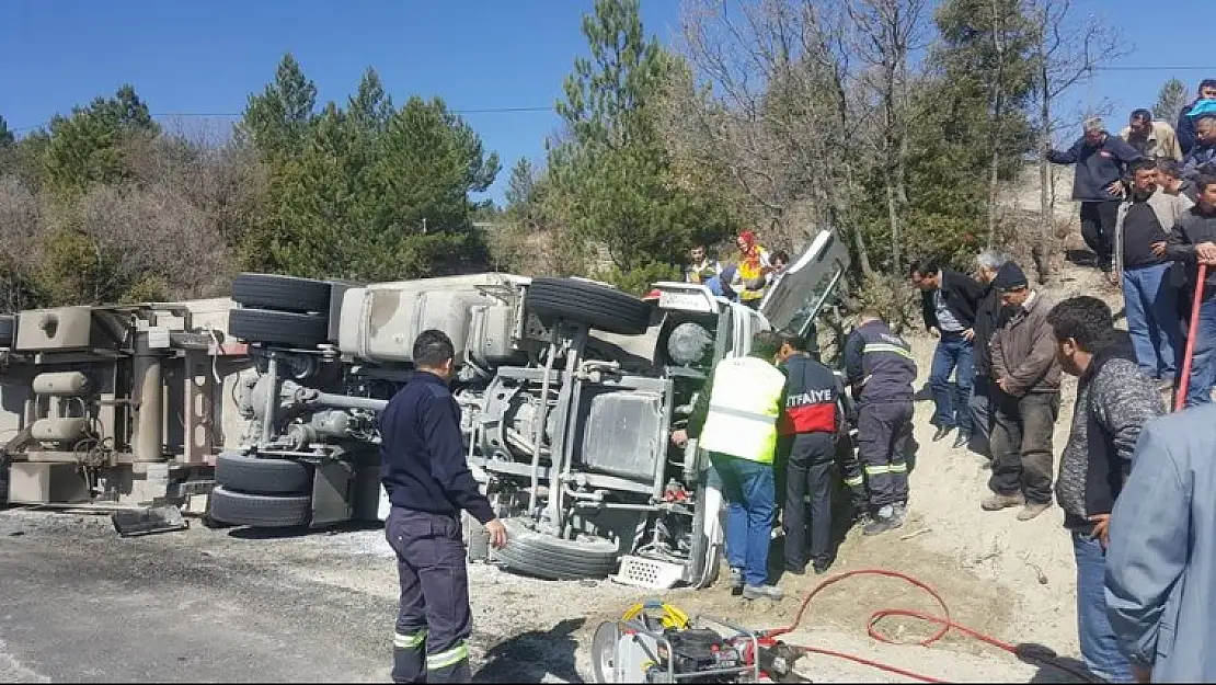 GEDİZ-HİSARCIK YOLUNDA KAZA 1 YARALI VİDEOLU