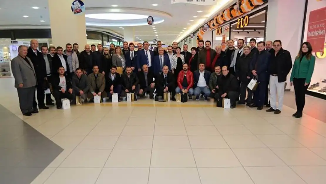 'KENDİMİZİ GAZETECİLERDEN AYRI TUTMUYORUZ'