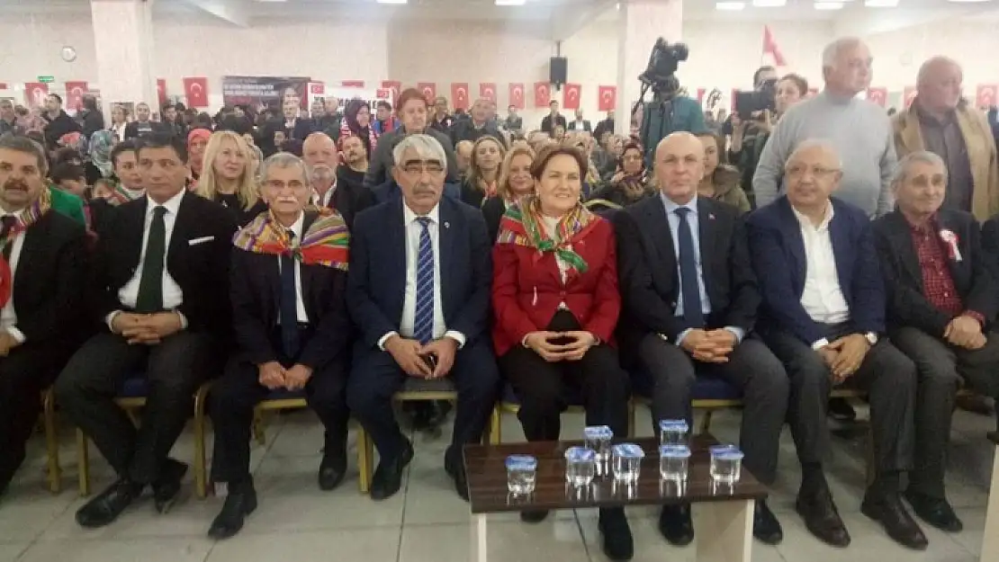 MERAL AKŞENER KÜTAHYAYI SALLADI