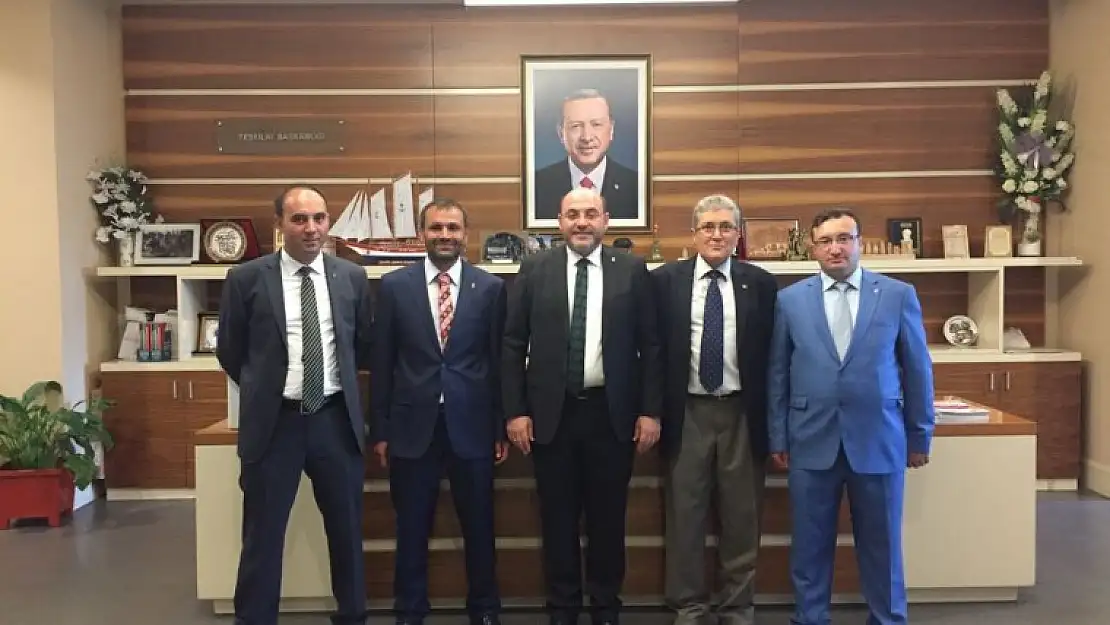 AK PARTİDE EMETTEN 4 KİŞİ GENEL MERKEZE ÇAĞRILDI