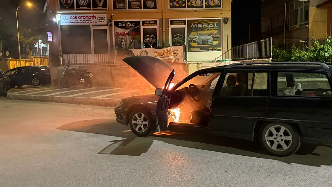 Hareket Halinde Alev Aldı