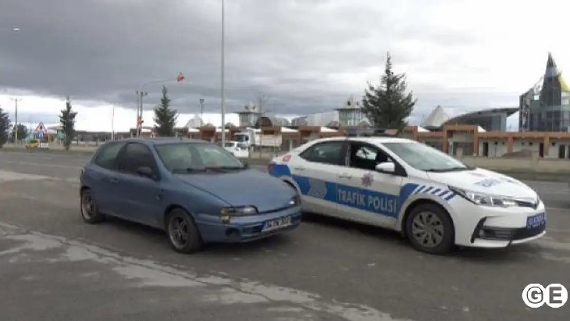 Karantinadan Kaçtı, Polislerce Kovalamacayla Yakalandı