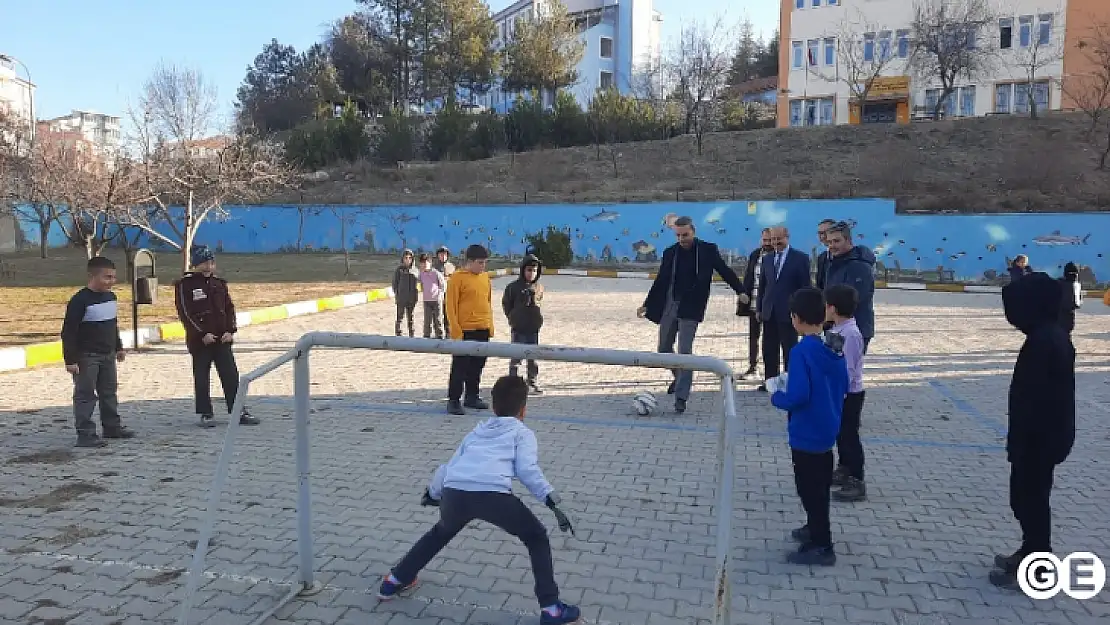 Kaymakam Çiçek Okul Gezilerine Devam Ediyor