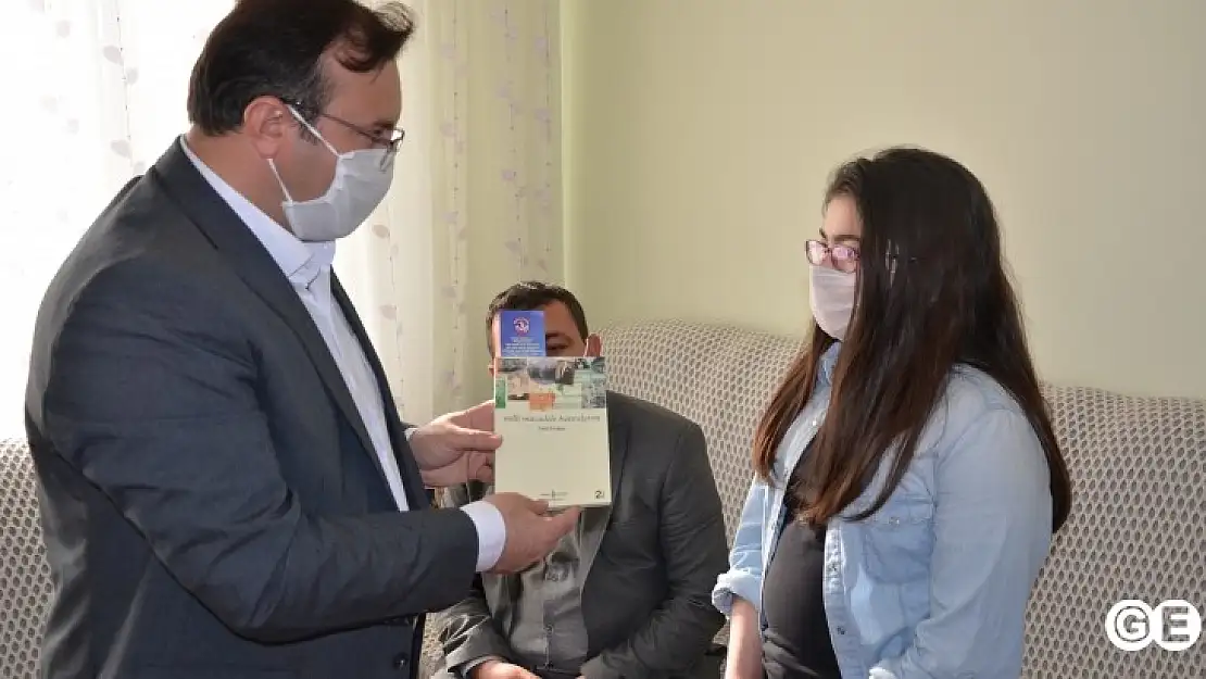 Zaferin 98. Yılında Emet Belediyesinden Gençlere Anlamlı Hediye