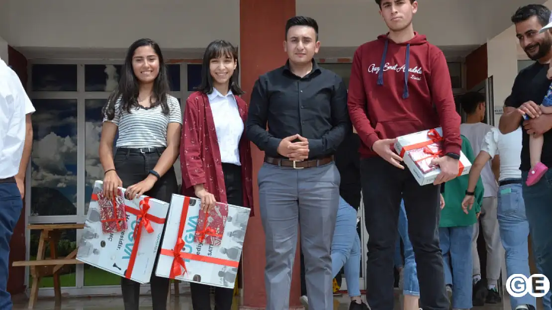 'Kudüs'te Bir Sabah'ı Kağıtlara döken Öğrencilere Tügva'dan Ödül