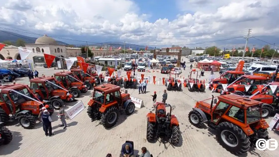 Kütahya Tarım Fuarı açılırken Emet Fuarda yerini aldı