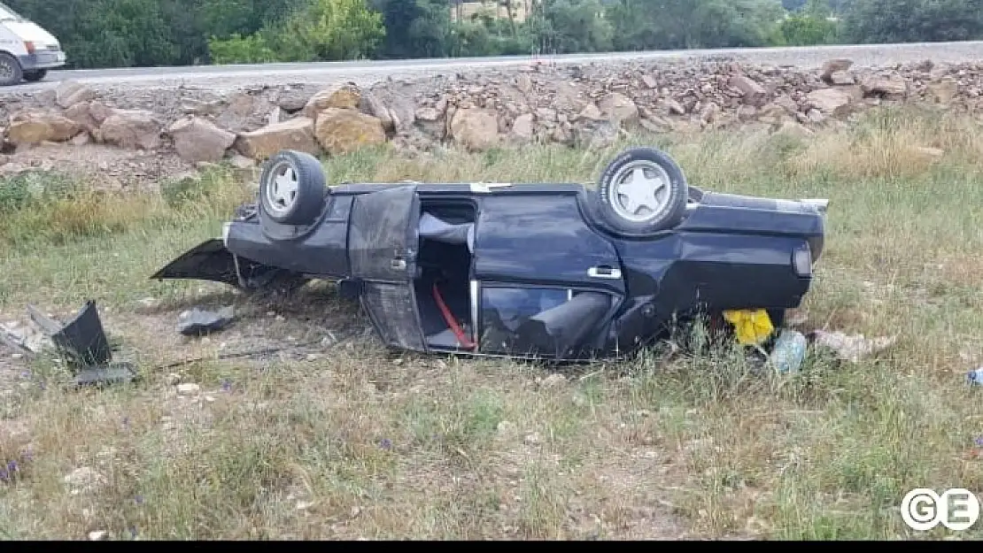 Mıcıra Kaptırdığı Araçla Taklalar Atarak Tarlaya Uçtu