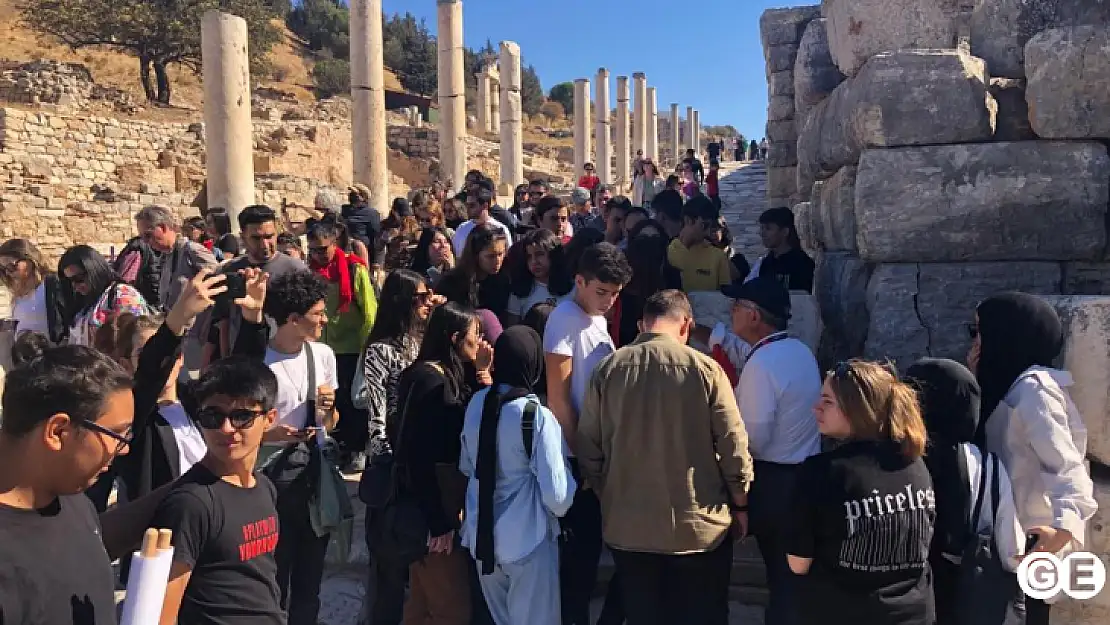 Öğrencilerimiz Tarihi Zenginliklerimizi Gezerek Öğreniyor