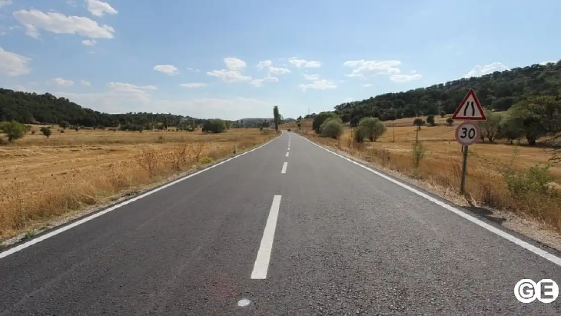 Sıcak Asfaltlar İle Köy Yollarında Konfor Artırılıyor