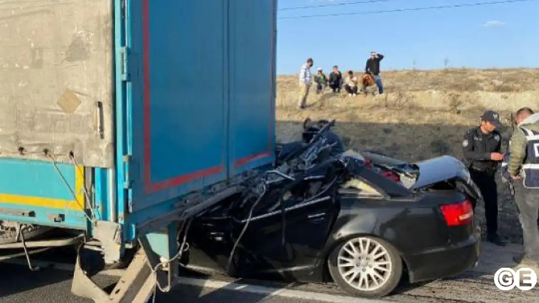 Tır'ın Altına giren Rektör Şoförü Hayatını Kaybetti