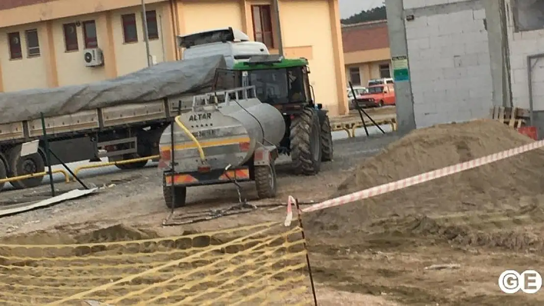 Traktör Şaftına Elbisesini Kaptıran Şoför Hayatını Kaybetti