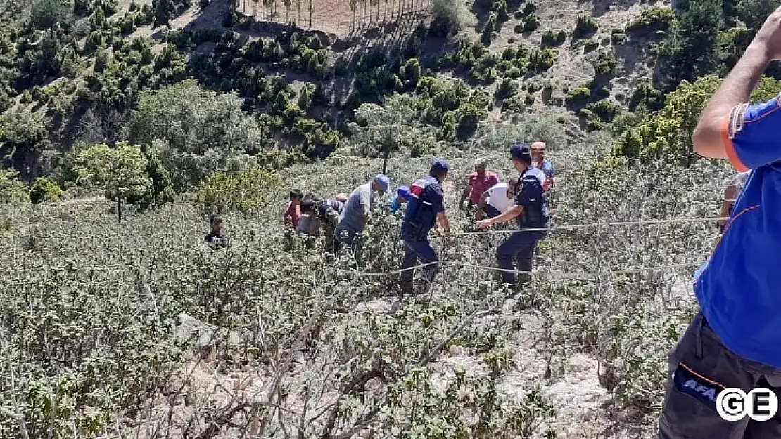 Uçuruma Yuvarlanan Çobanı Afad Ve Jandarma Kurtardı