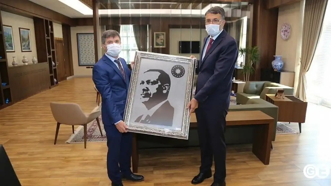 Vali Çelik'e Bor Parçalarından Oluşan Erdoğan Portresi