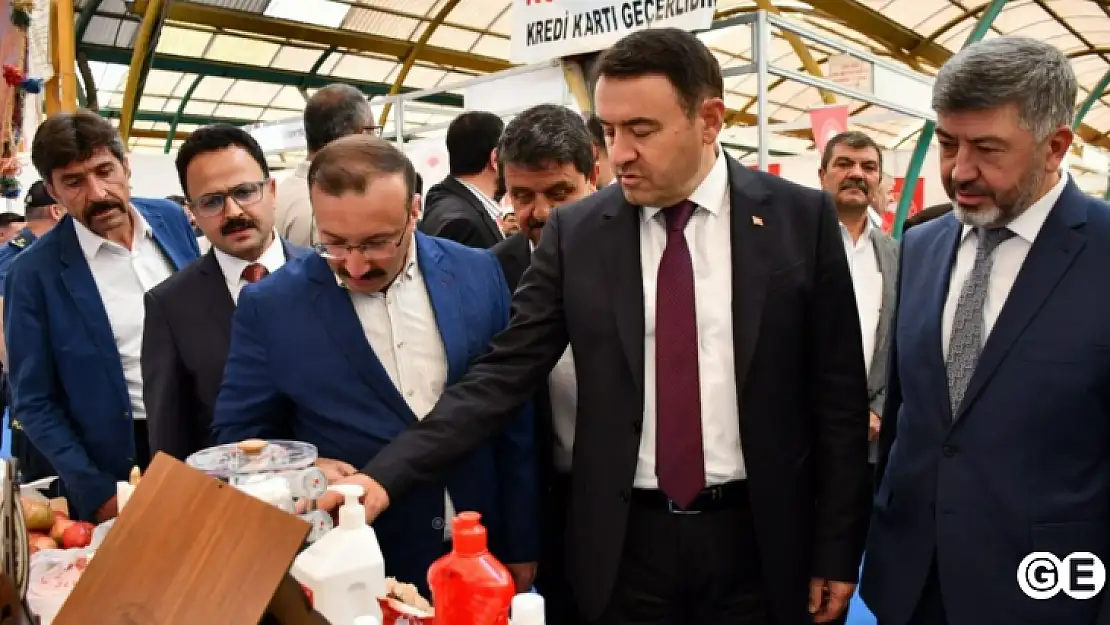 Vali Musa Işın, Gediz'deki fuarda Emet'in standını gezdi