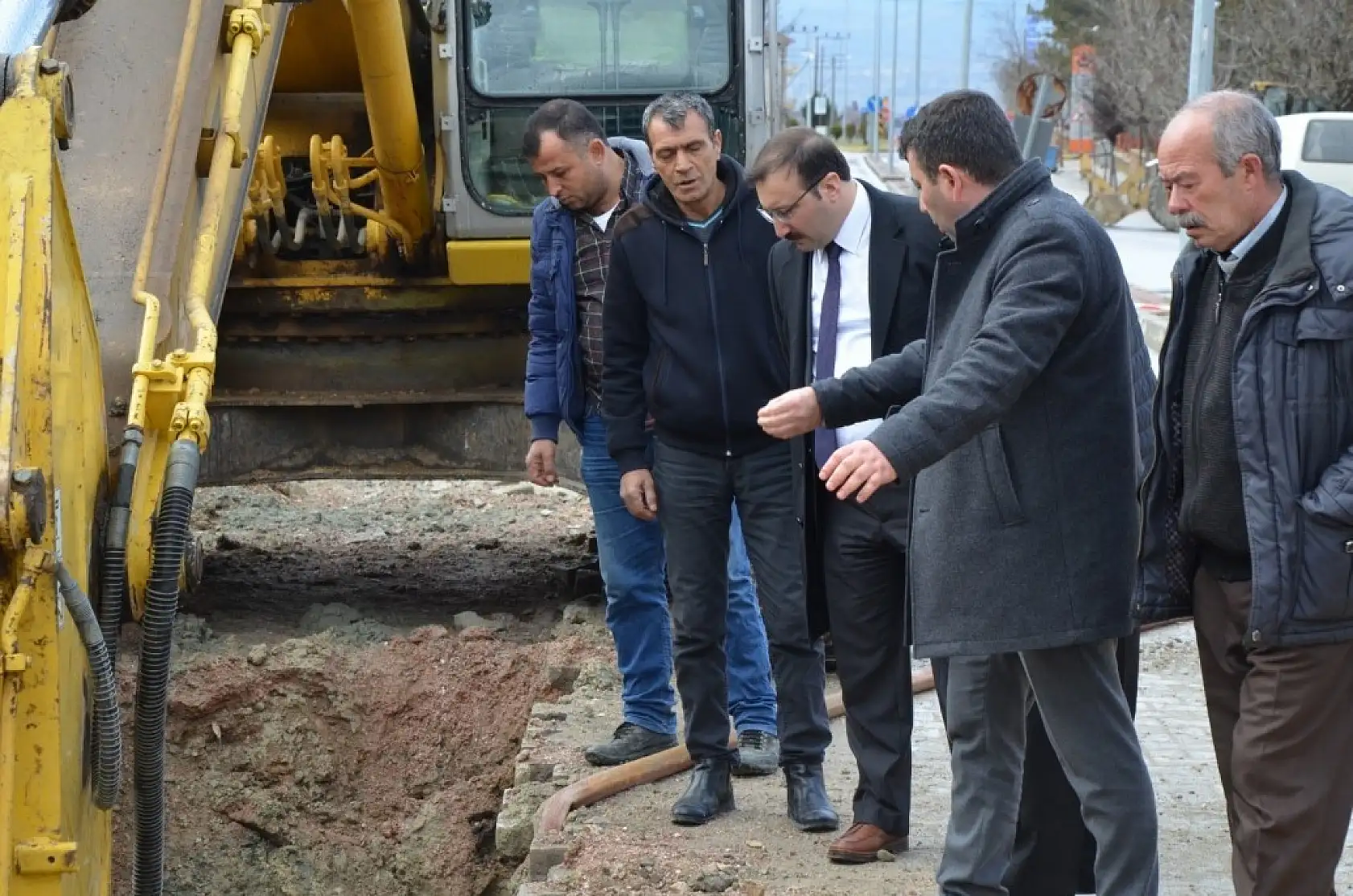 MİLLETVEKİLİ KAVUNCU EMET'TE İLÇE GÜNDEMİNİ DEĞERLENDİRDİ