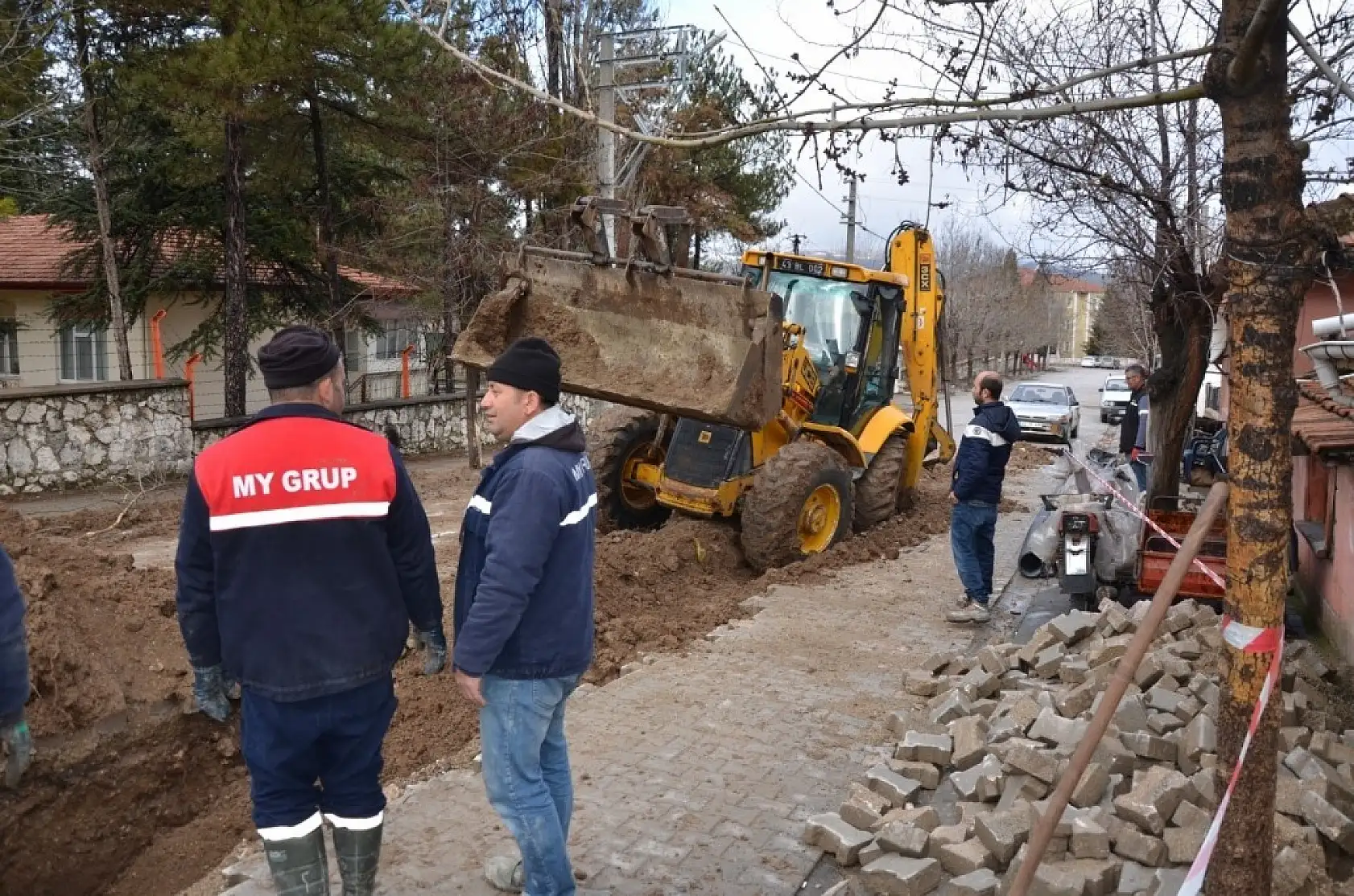 MİLLETVEKİLİ KAVUNCU EMET'TE İLÇE GÜNDEMİNİ DEĞERLENDİRDİ